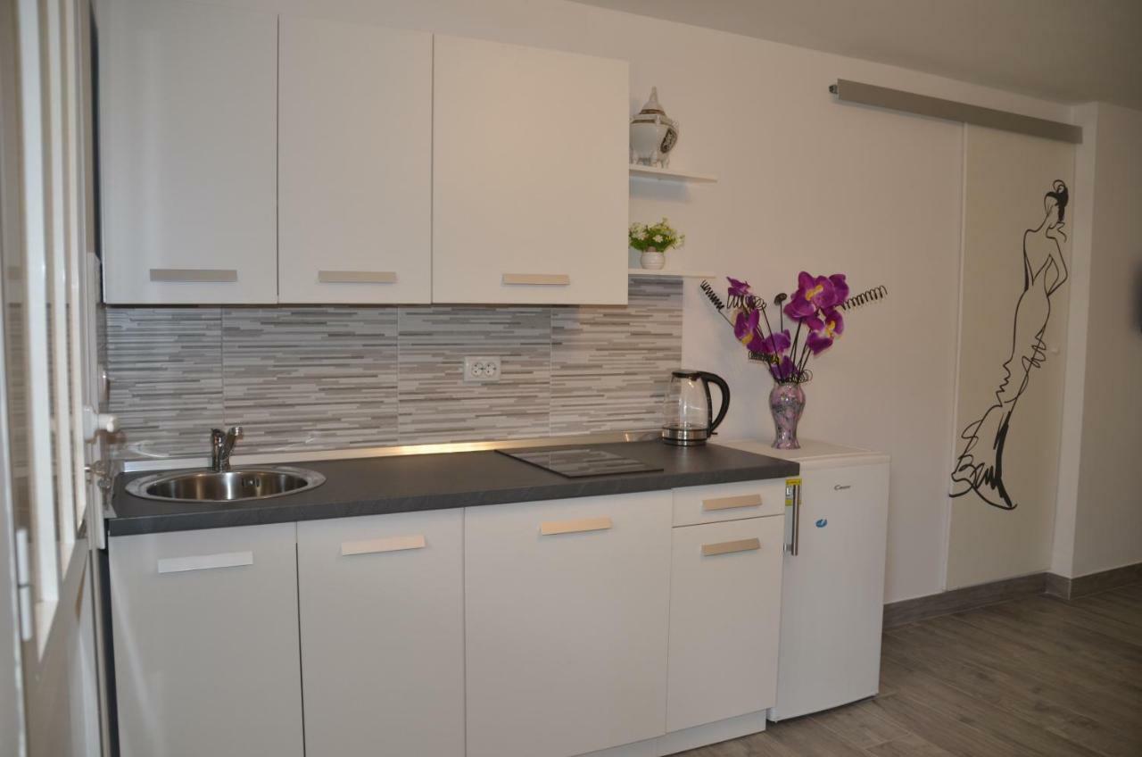 Apartments Lilly - Studio Риека Экстерьер фото